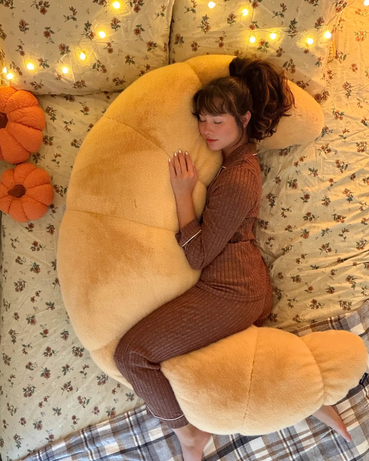 SnuggleMoon body pillow in Croissant cover – view 1